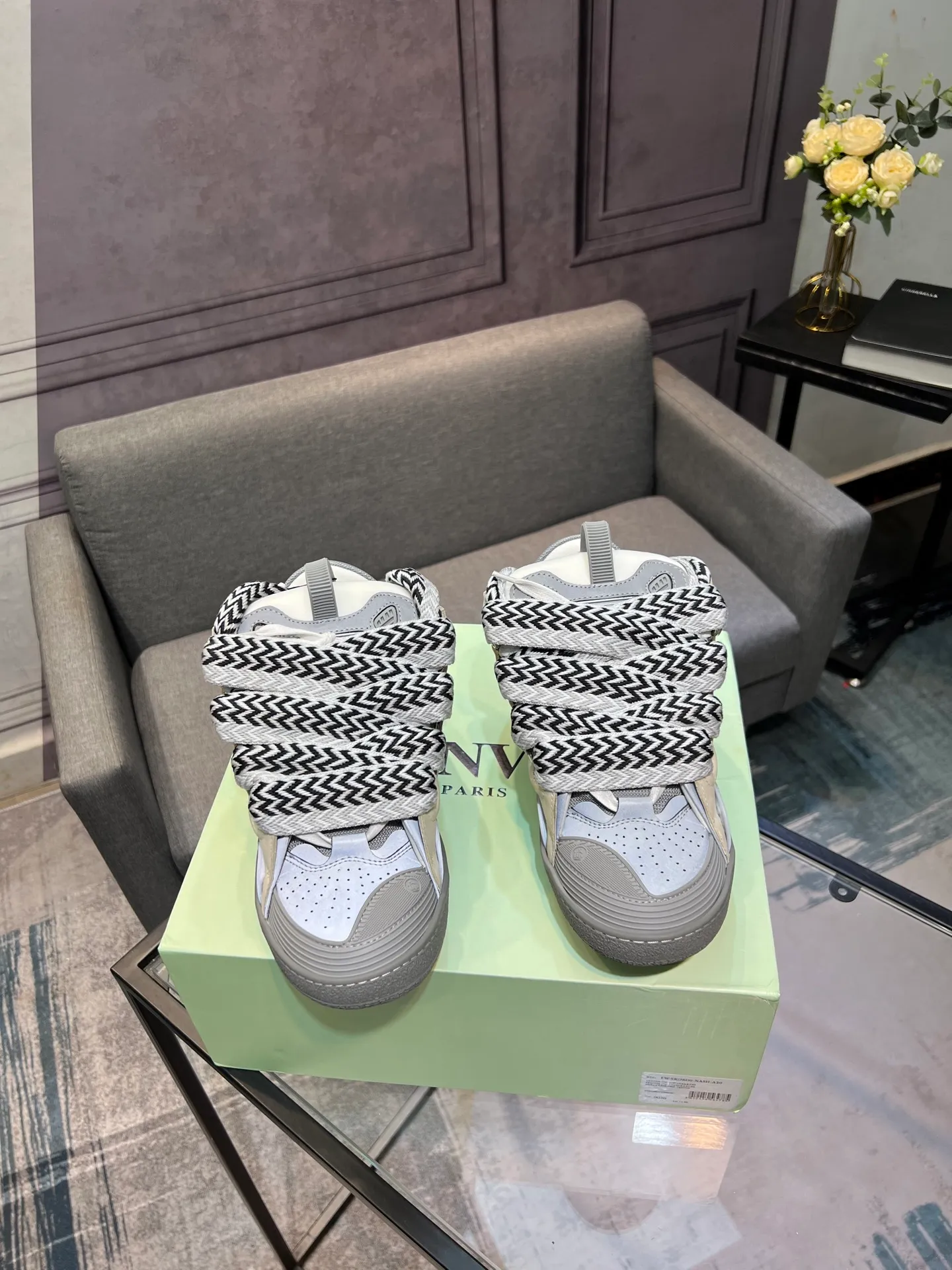 Men's men's shoes💰780 [LANVIN] Latest lace-up fashionable casual sneakers for couples High-quality CLAY couple series‼ ️ The latest trendy products of the season 🌈Many bloggers have planted grass and purchased the original open-mold customization. The upper and outsole are sewn with mark threads without edge sealing. Multiple material splicing combination design. Very versatile for fashionable and casual wear. Comfortable on the feet. Recommended for self-retention (upper cowhide + cow suede + breathable mesh) inner foot pad cowhide exclusive original open-mold clear logo rubber outsole ⚠️36-44 yards (45 custom-made)